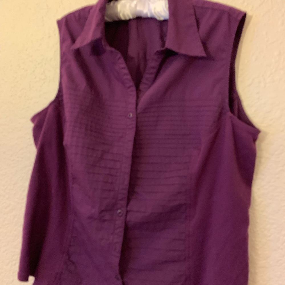 Sleeveless purple button down